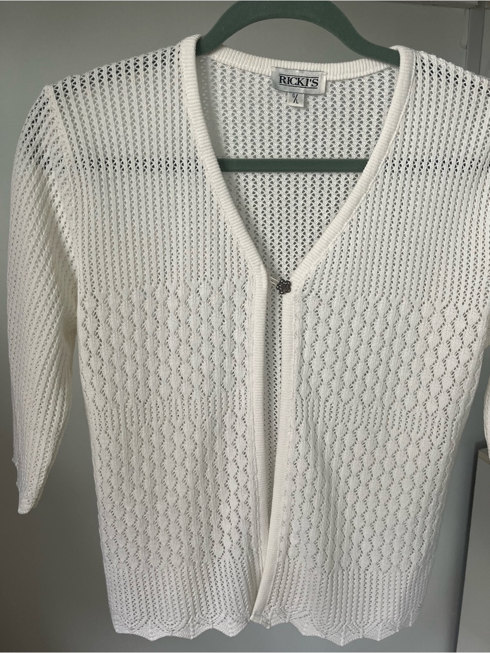 Ricki's White Knit Cardigan with Decorative Single Button Size Large